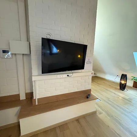 Loft Apartment *